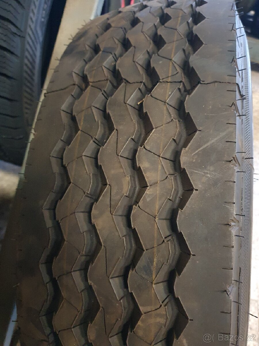 235/75R17,5 - 4
