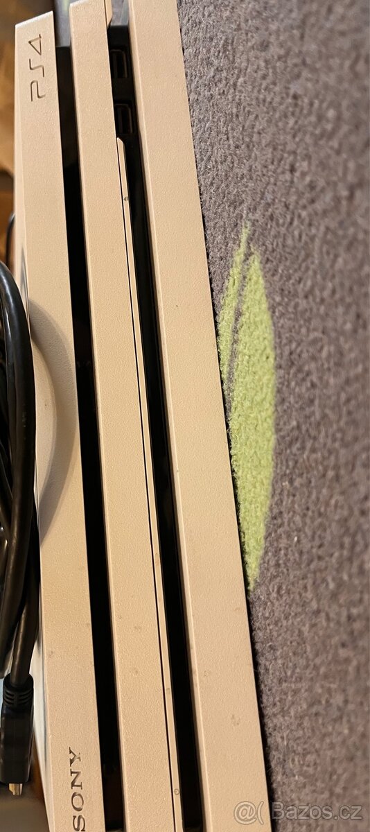 PS4 PRO 1TB - 4