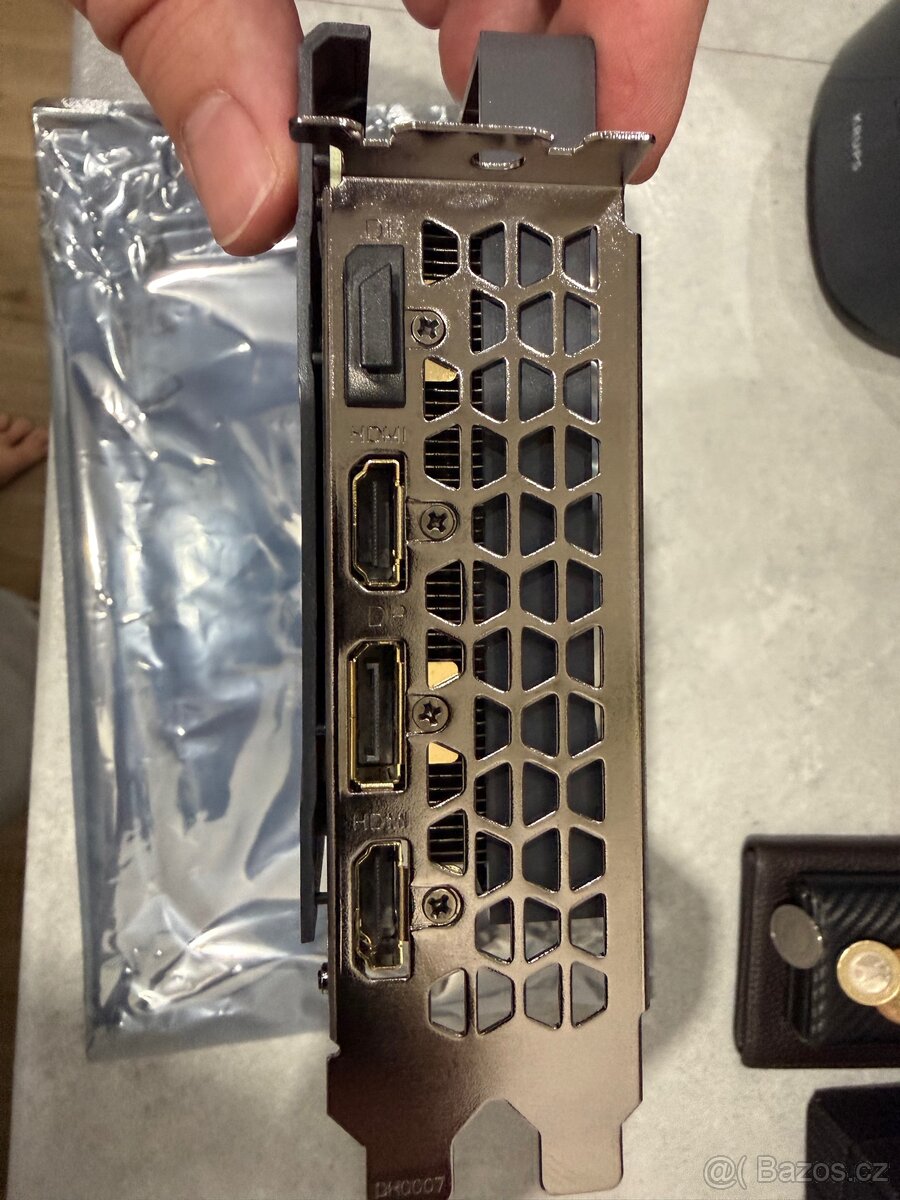 Gigabyte GeForce RTX 3060 EAGLE OC 12 GB GDDR6 - 4