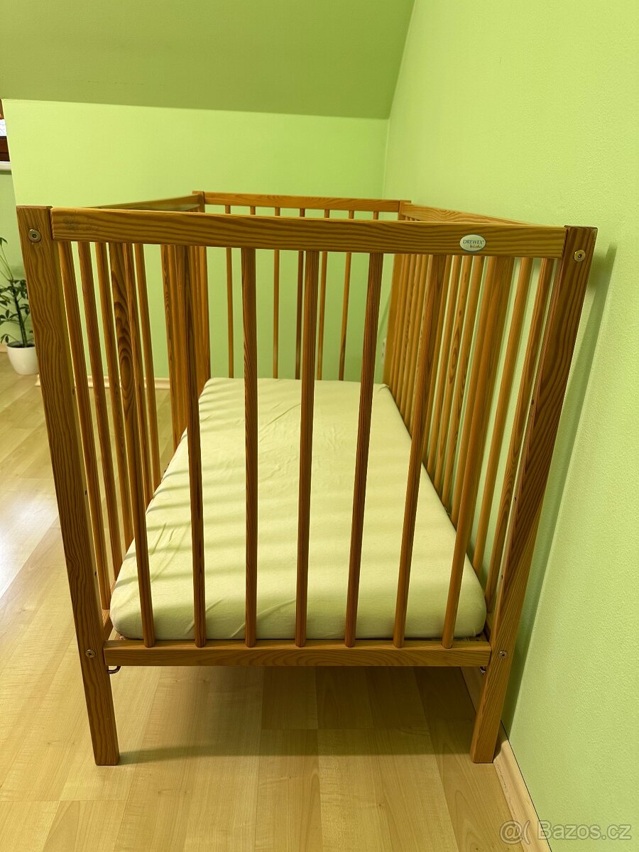 Dřevěná dětská postýlka - 4