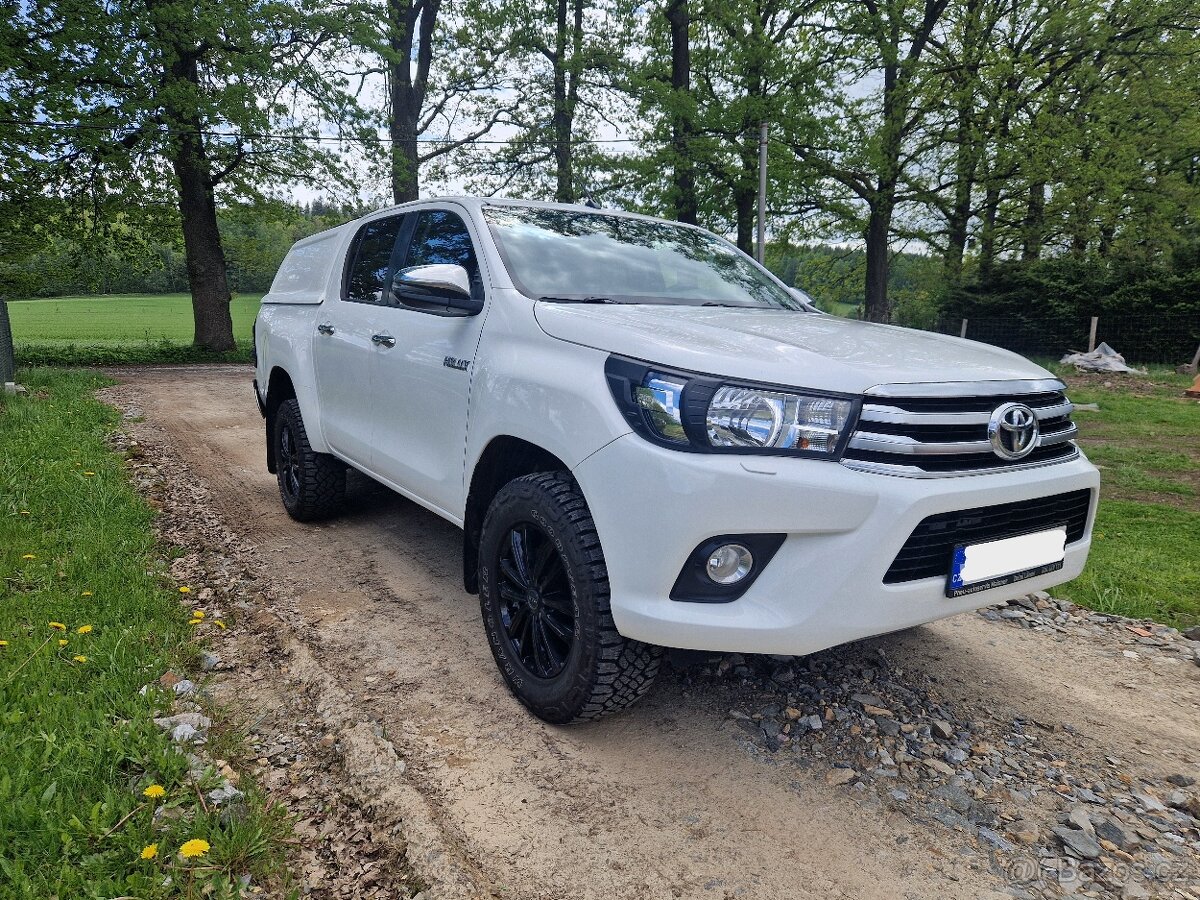 TOYOTA HILUX 2.4D – 4D - TOP STAV (Odpočet DPH) - 4