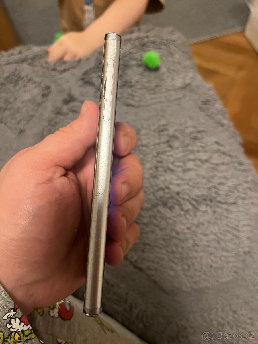 Sony Xperia XA2 - 4