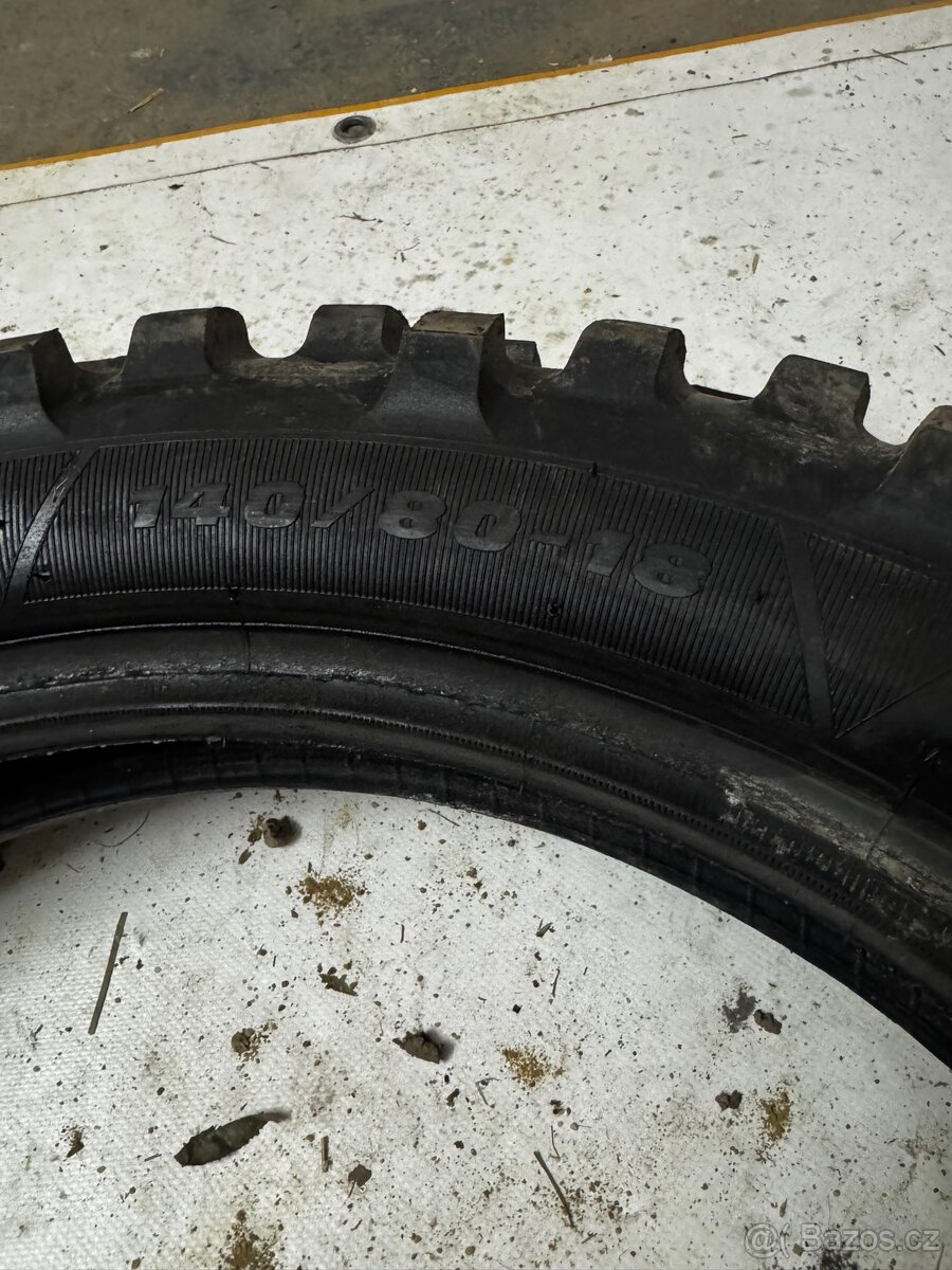 Prodám sadu enduro pneu - 4