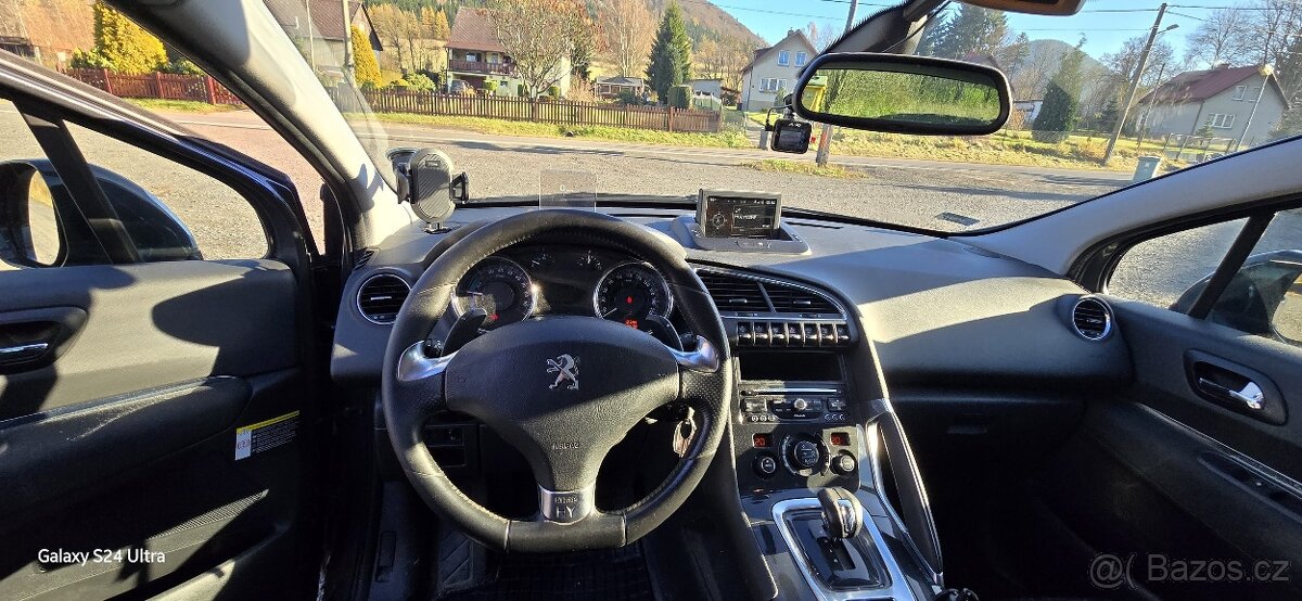 Peugeot 3008 Hybrid - 4