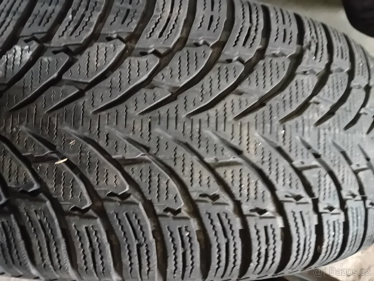 Prodám Sadu pneu 205/45/17 Zimni Nexen - 4