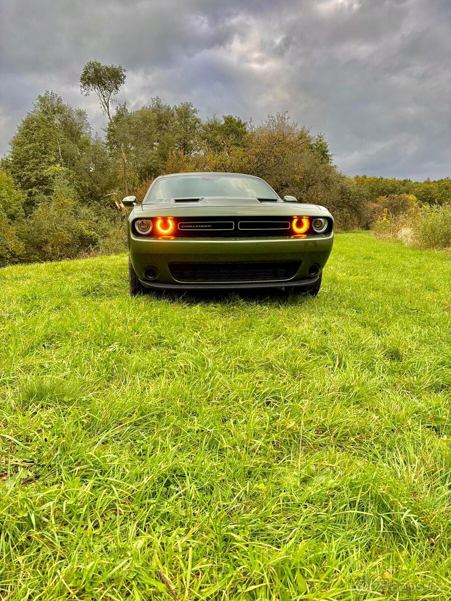 Dodge Challenger - 4