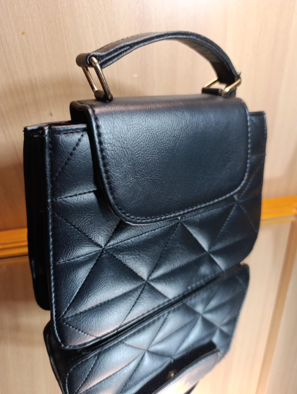 Mini-kabelka černá v 100% stavu - 4