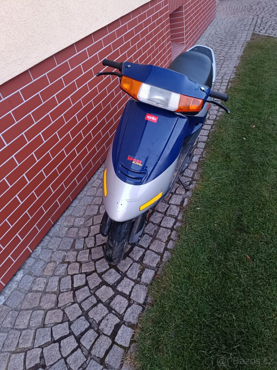 Aprilia 50 skútr - 4