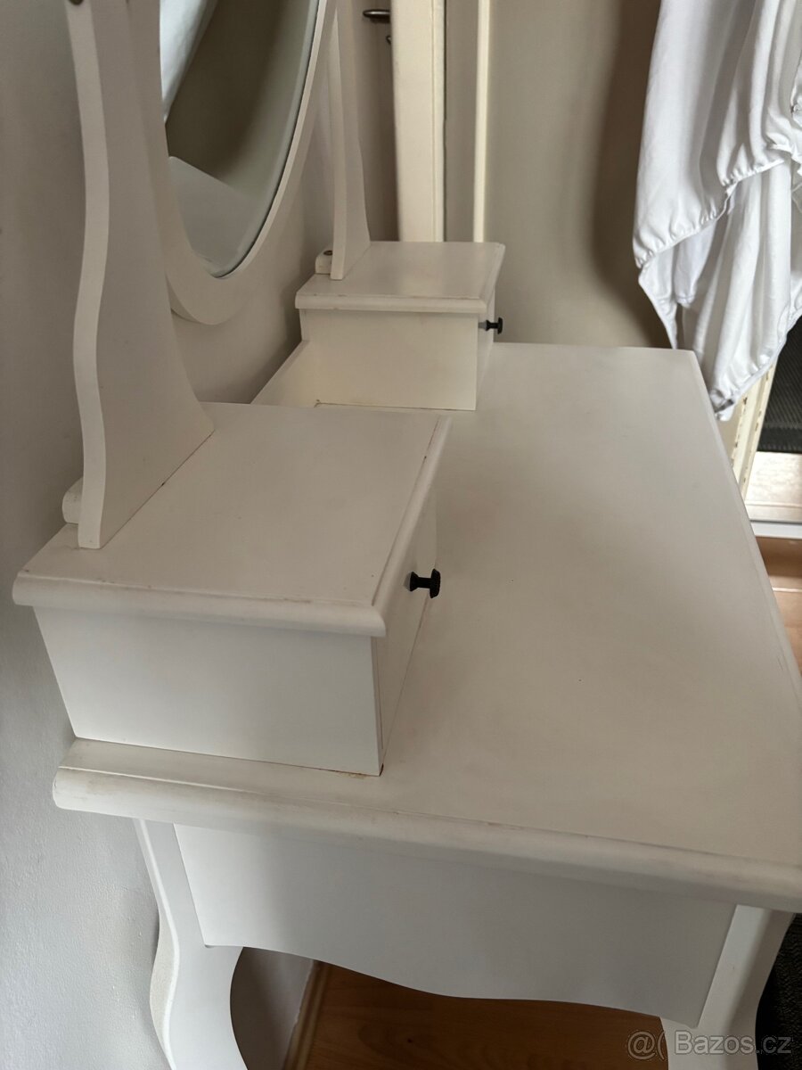 Toaletní stolek - 4