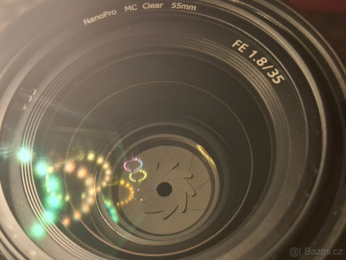 Sony FE 35mm f/1.8 - 4