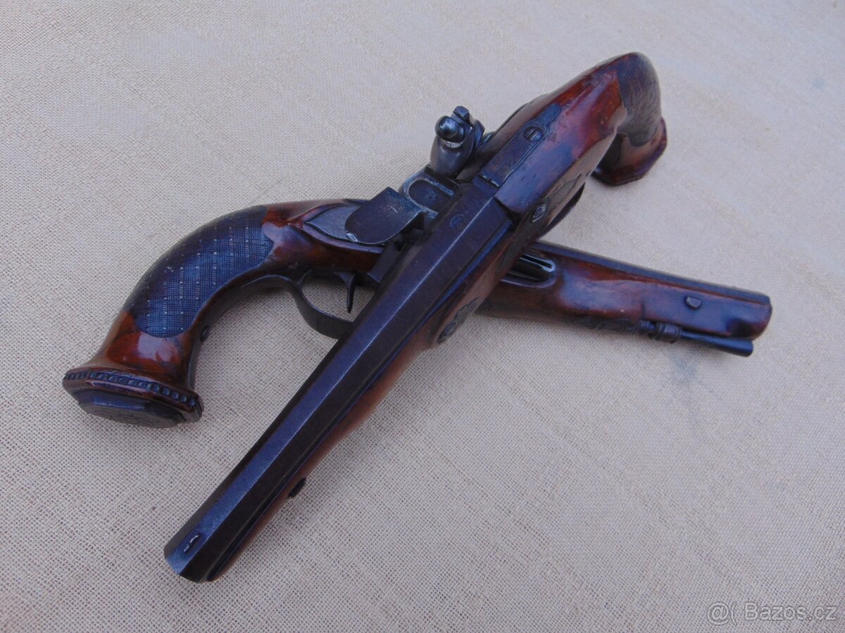 Párové křesadlové pistole - 4