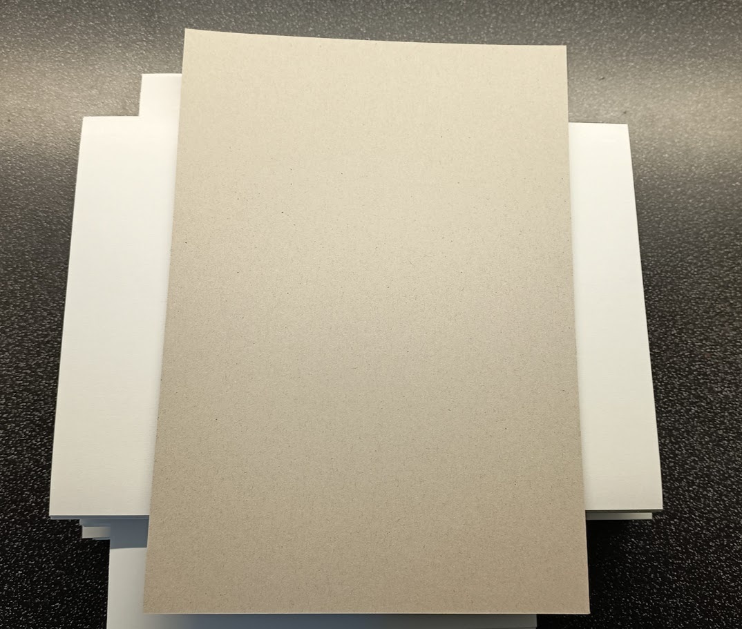 Tvrdý papír A4 - 4