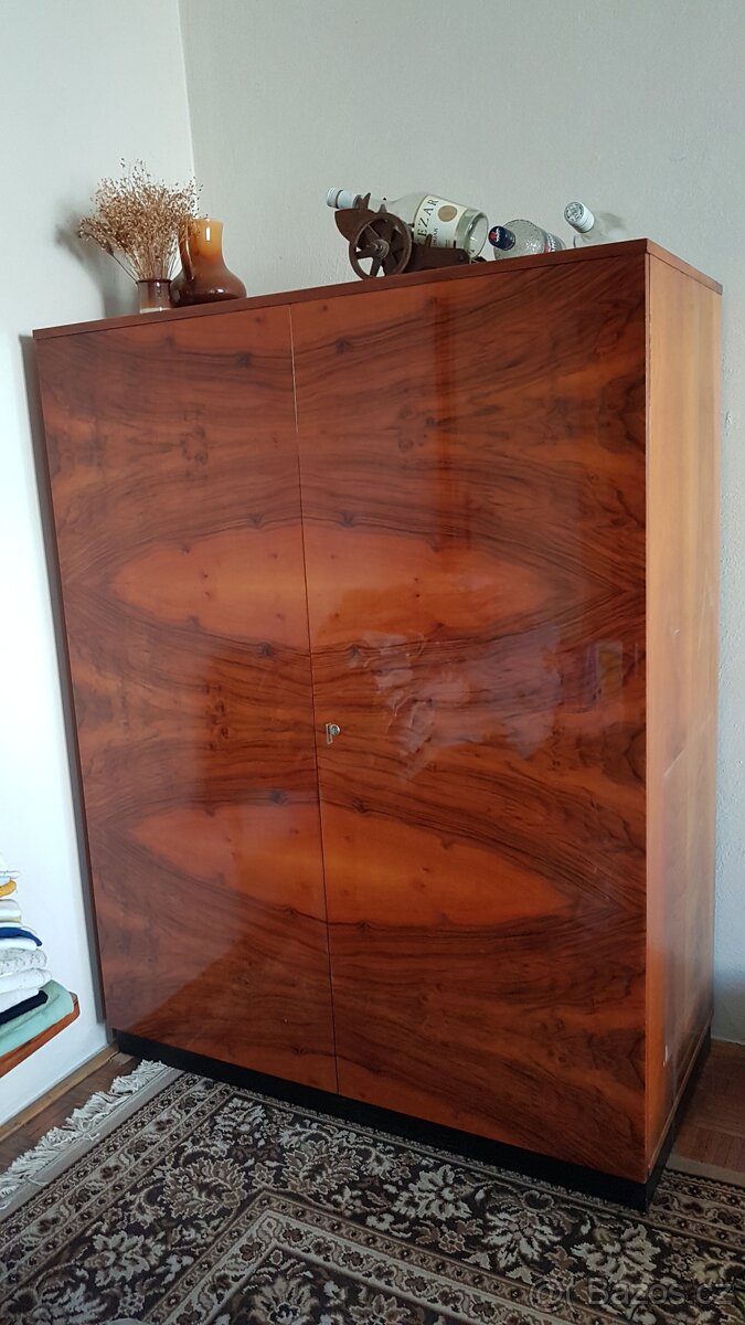 Šatní skříň, krásná, jako nová - 4