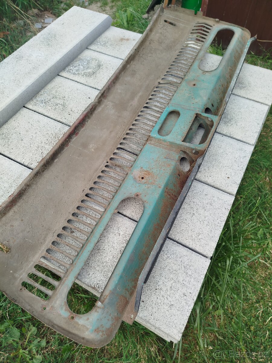Zadní čelo na Škoda 100/110 - 4