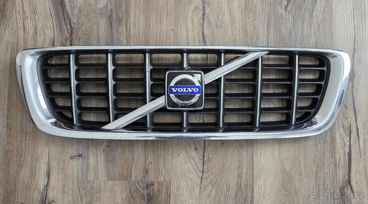 Přední maska na VOLVO V70 III - 4