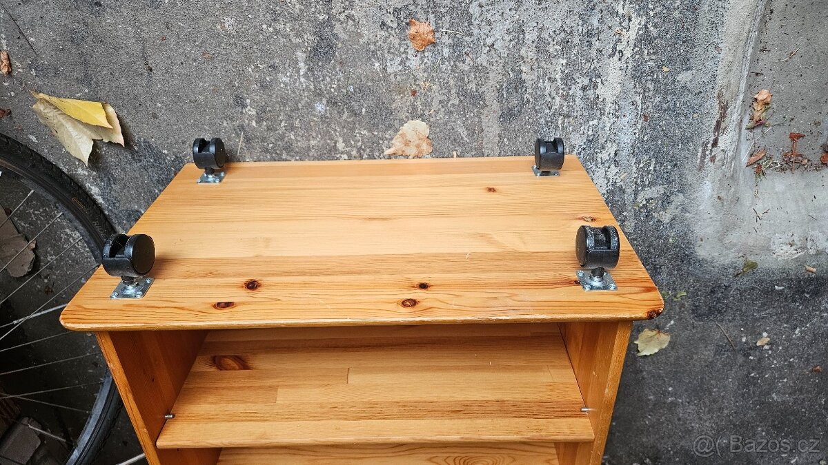 Stolek - pojízdný - 4