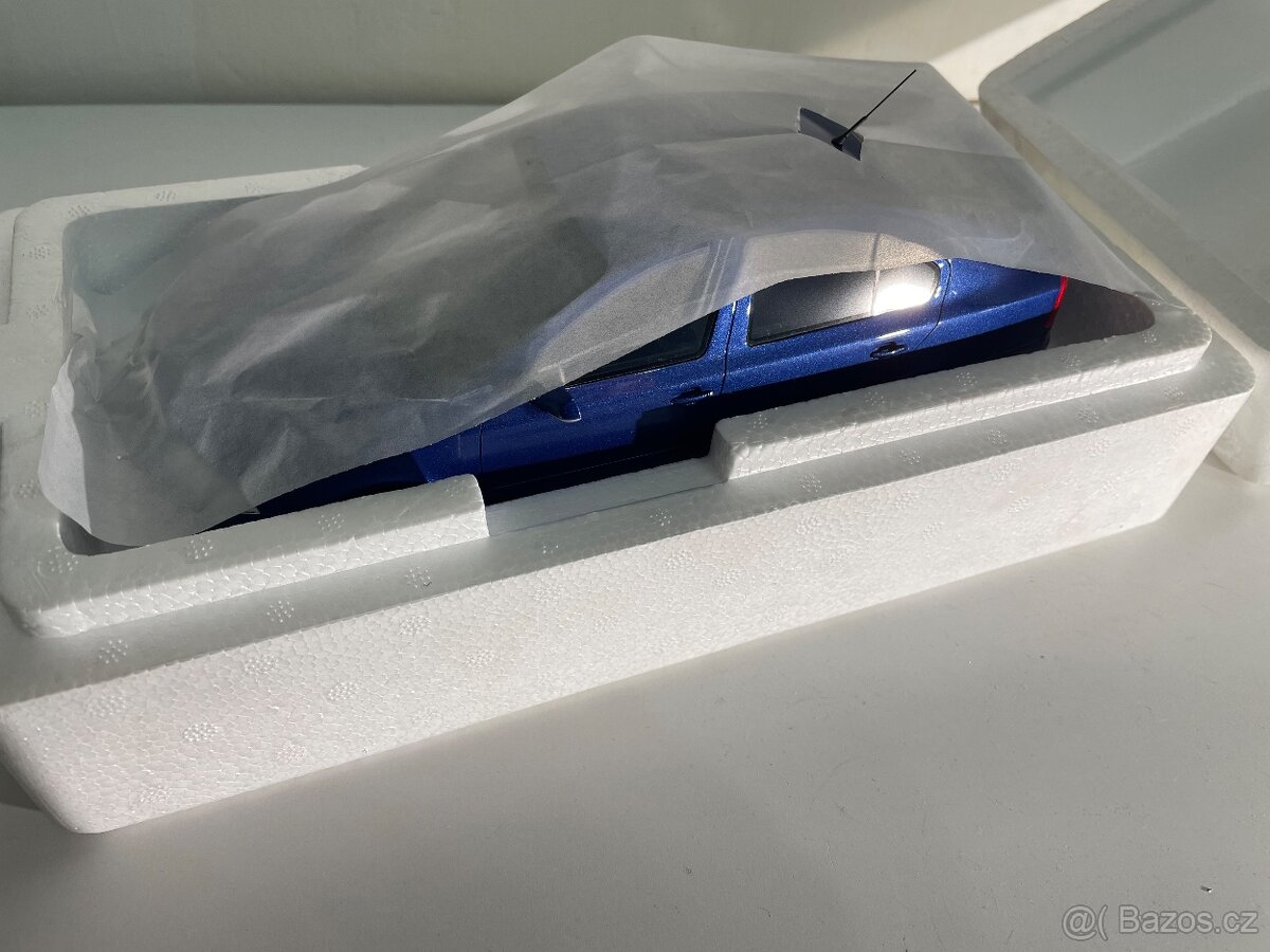 Škoda Octavia RS 2.0 TFSi 2006 Race modrá metalíza 1:18 - 4