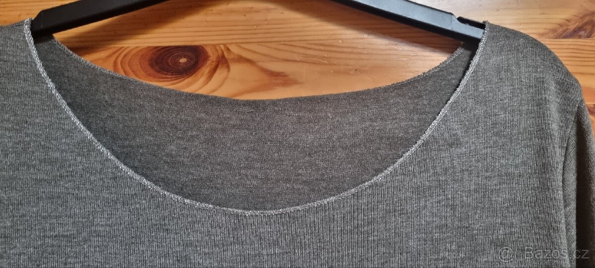 Dámský tmavě zelený svetřík (triko) sdlouhým rukávem - 4