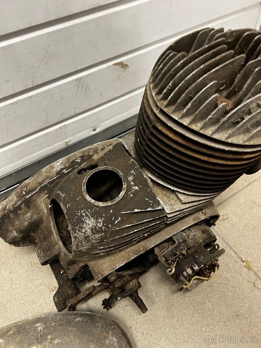 Motor Jawa 250 kývačka - 4