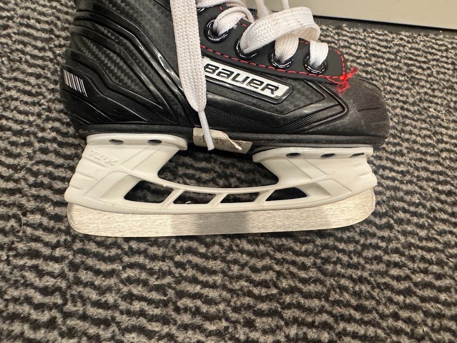 DĚTSKÉ BRUSLE BAUER NS, VEL. 8/26 - 4