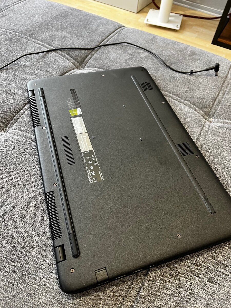 Notebook Asus Vivobook 17 - 4