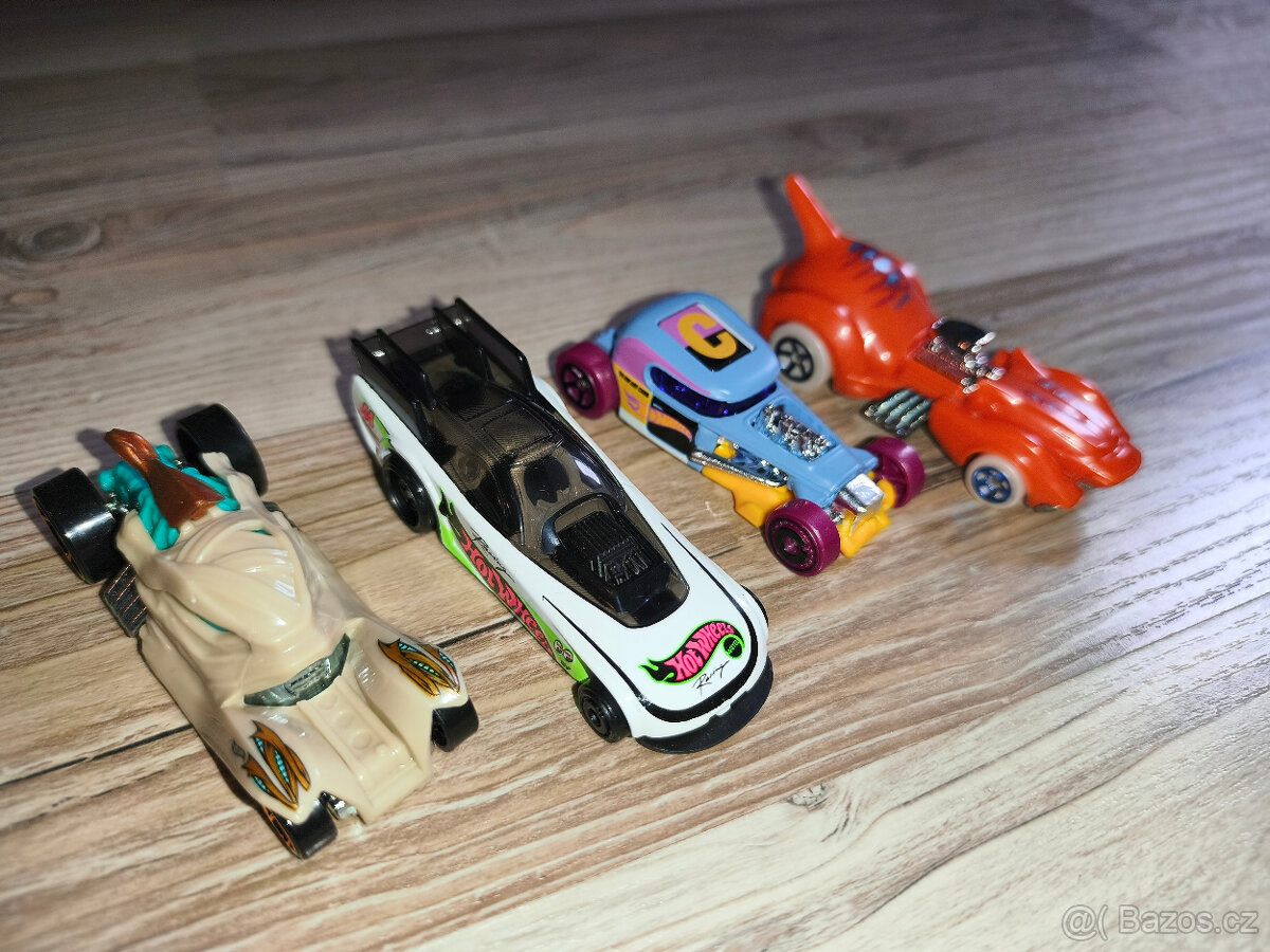 Sada 10 autíček Hot Wheels Mattel - 4