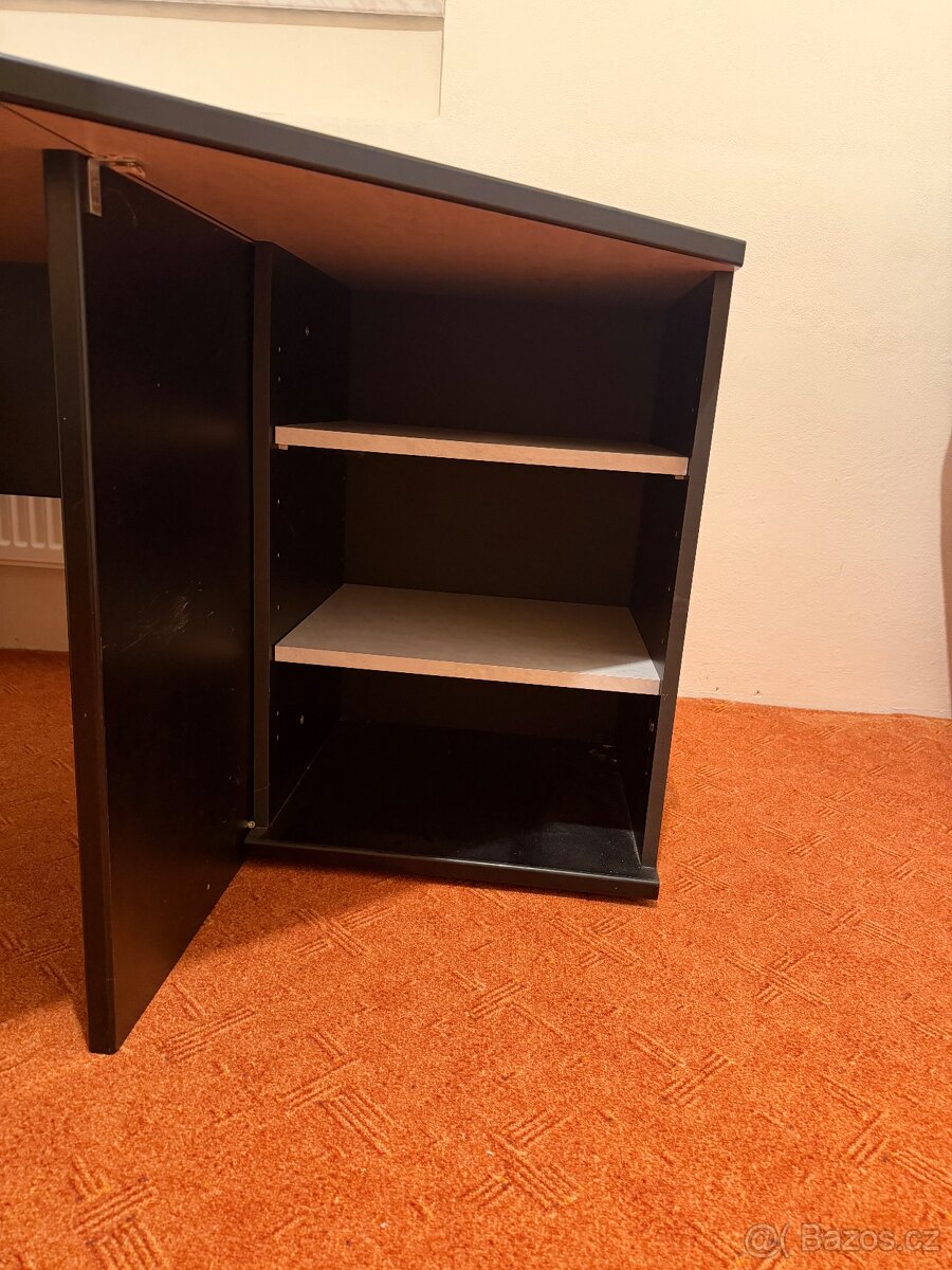 Kancelářský stůl - 4