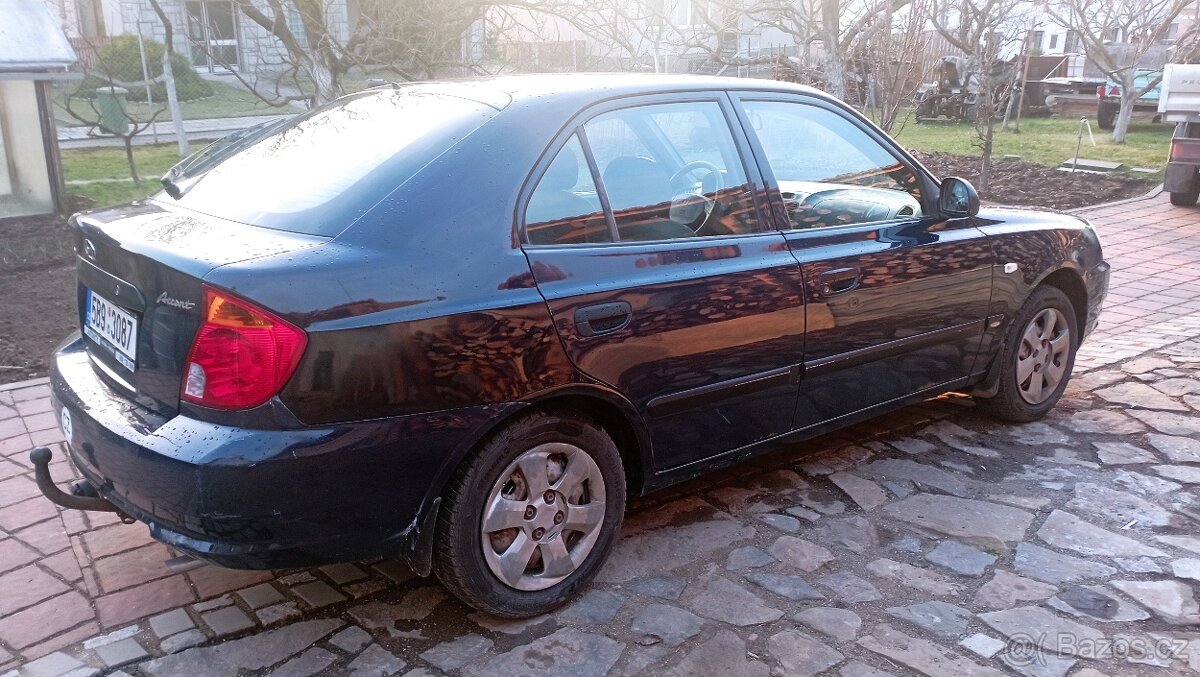 Hyundai Accent 1,3 - 4