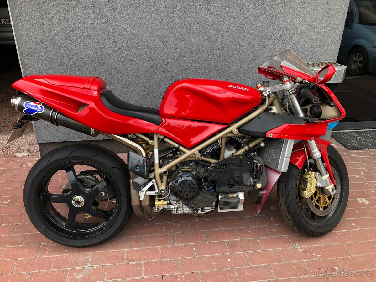 Ducati 748 - 4
