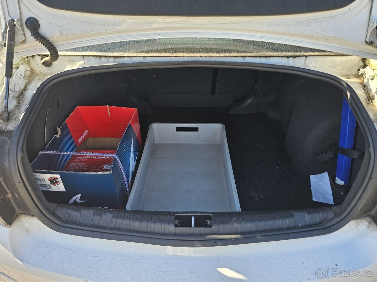 Opel Astra karoserie Sedan - 4