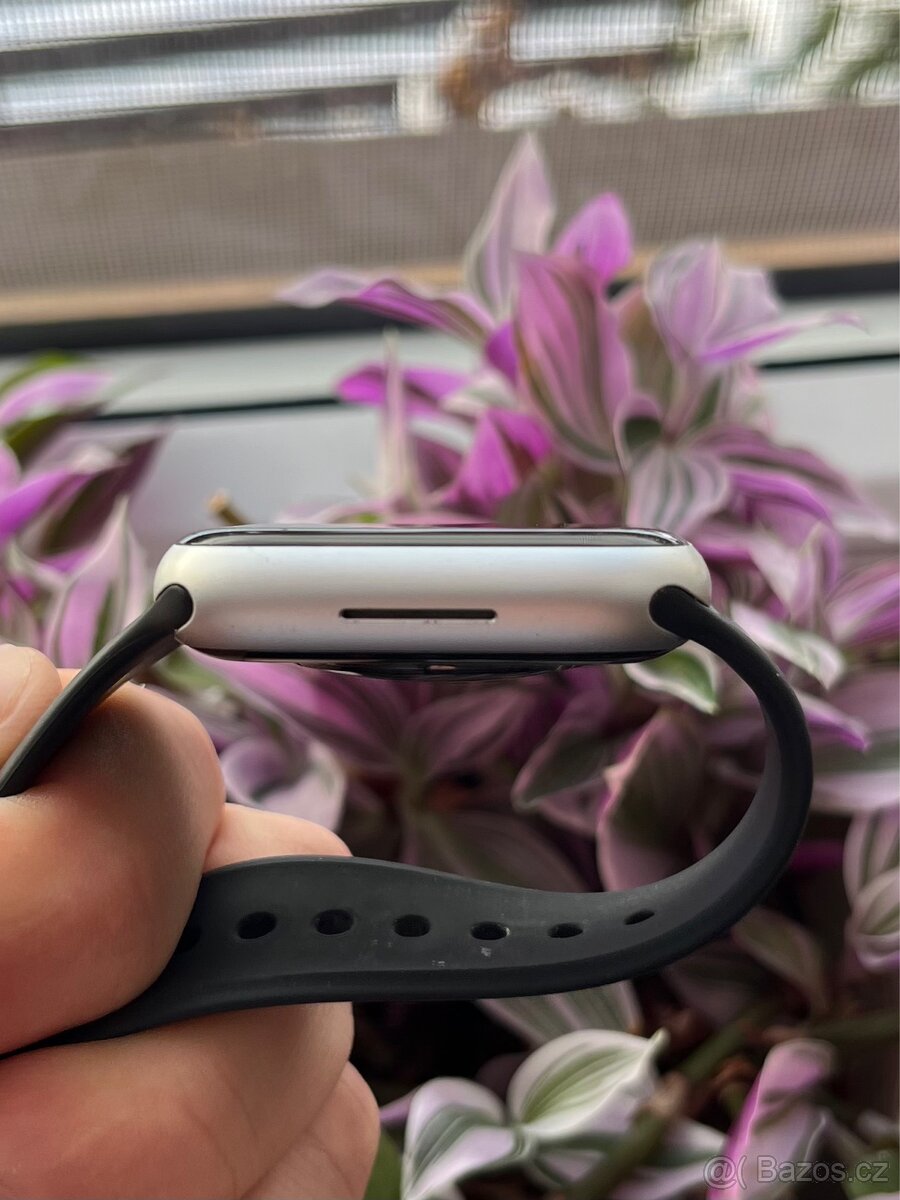 Apple Watch 8 45mm - 4