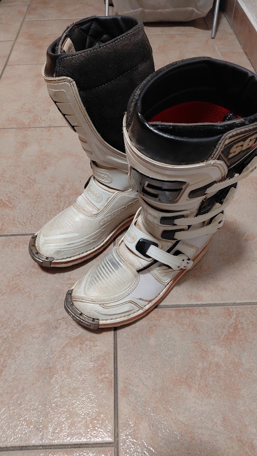 Prodám motoboty cross vel. 39 - 4