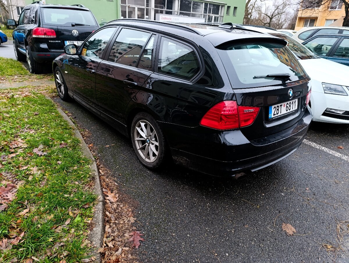BMW 318i, navi, 2x alu, rv 2011, 176 xxx km, STK bude nová - 4