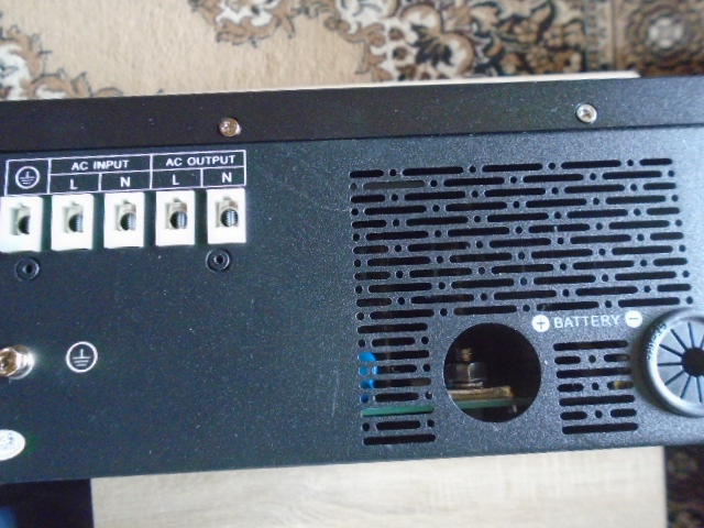 solarní hybridní měnič 7KW/48V - 4