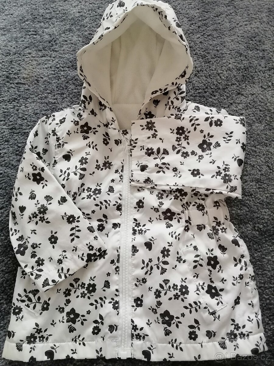 Dívčí komplet 6-9m. - 4