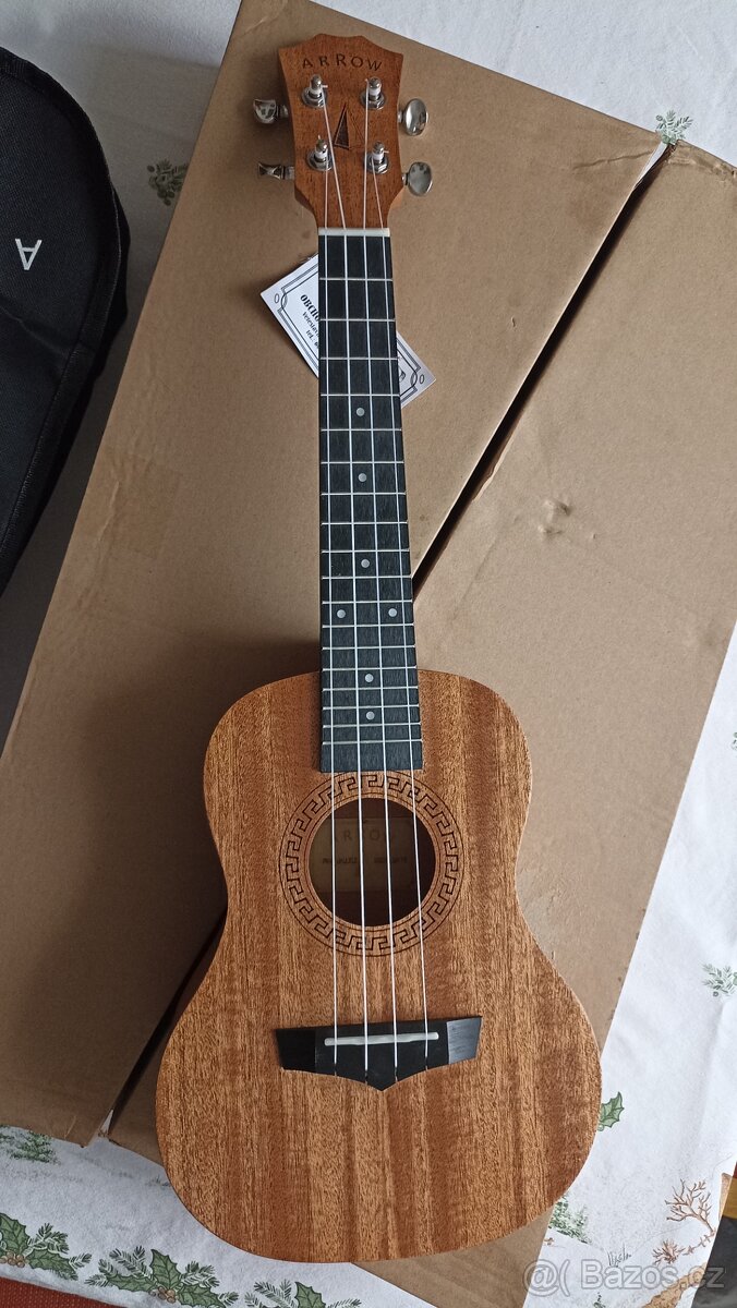 Ukulele ARROW MH10 - 4