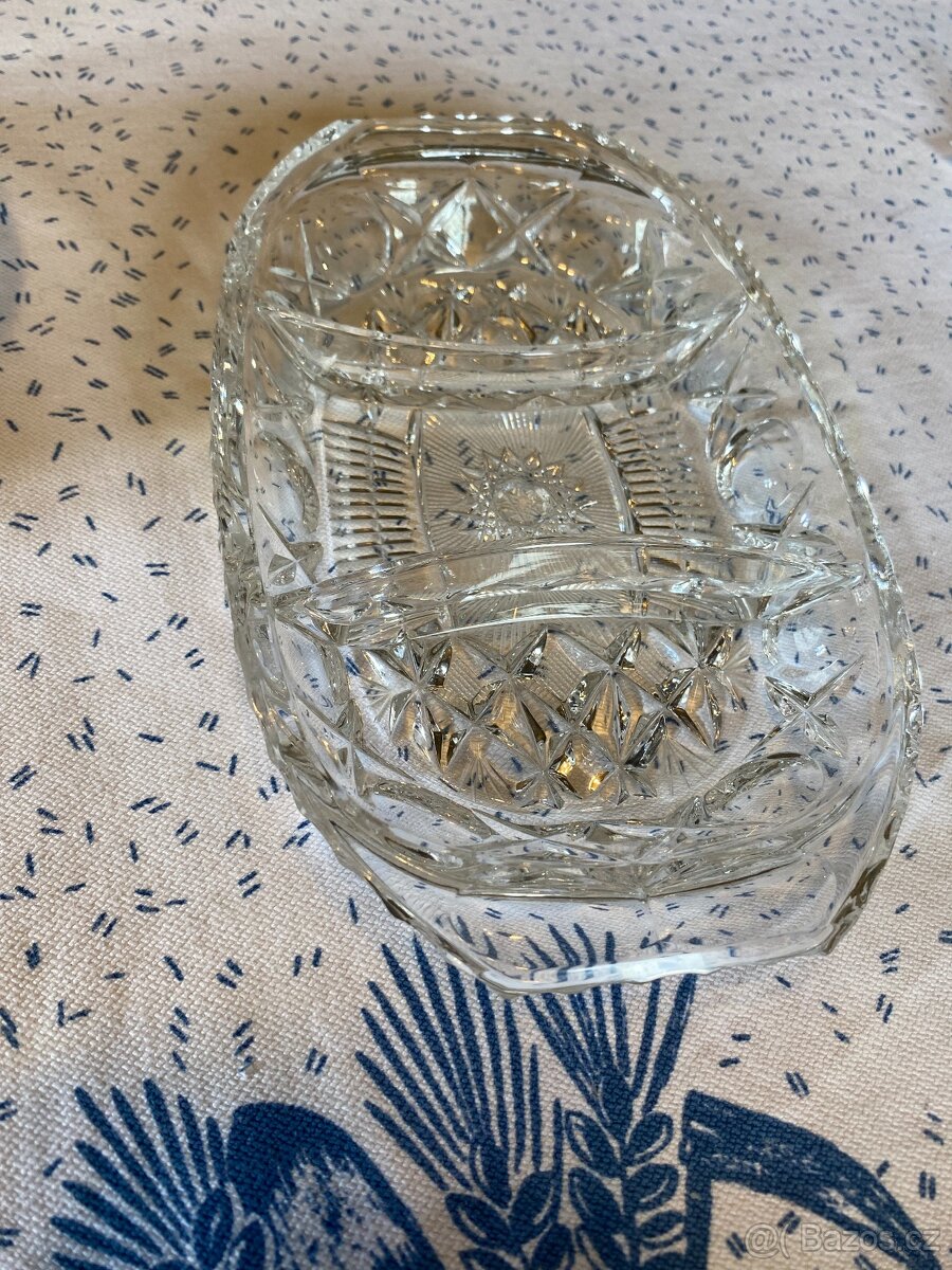 Broušené sklo, miska a tácek na oříšky - 4