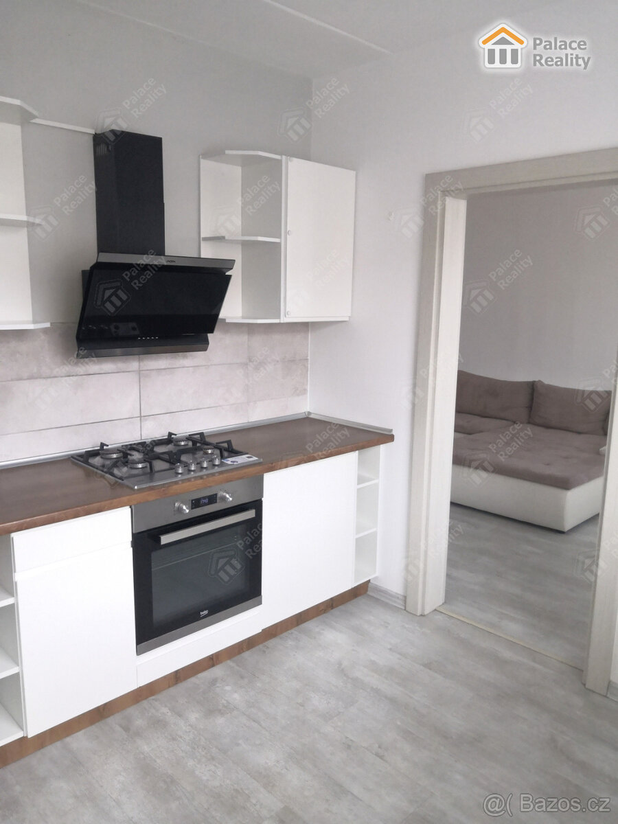 Pronájem moderního bytu 3+1 s lodžií v Jičíně - 4