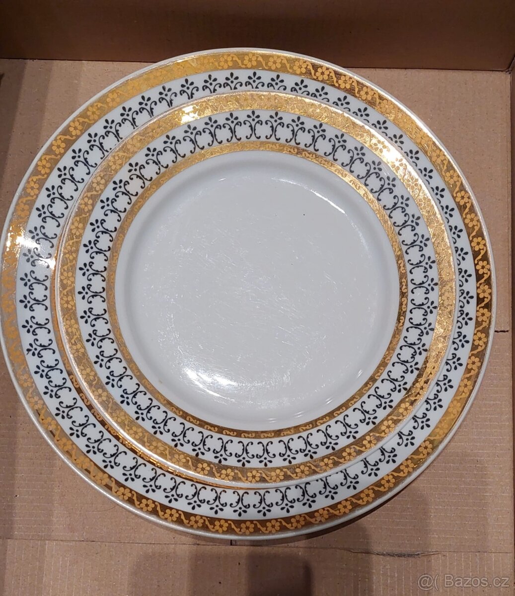 Porcelan, hrnky, talire - 4