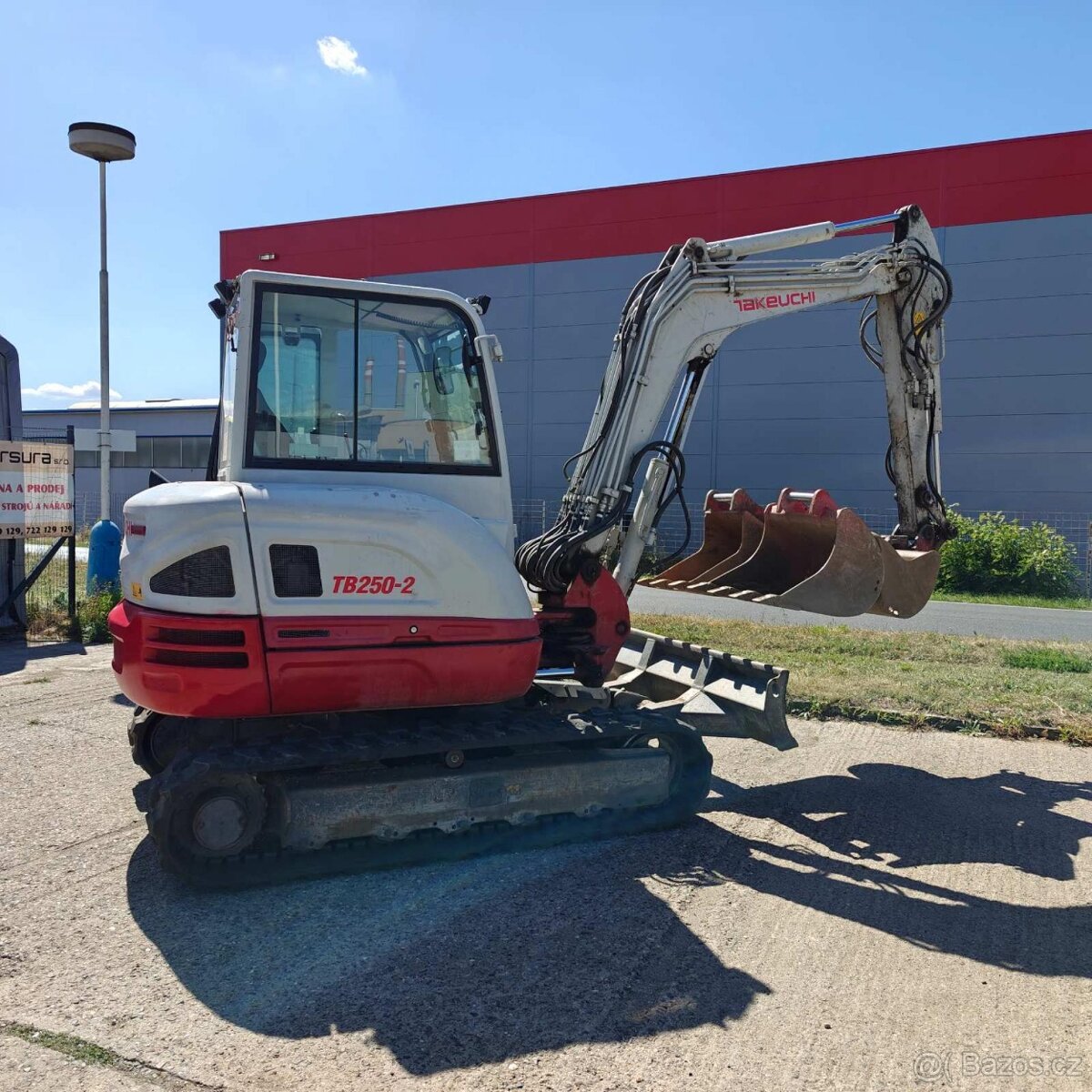 TAKEUCHI TB 250-2 - 4