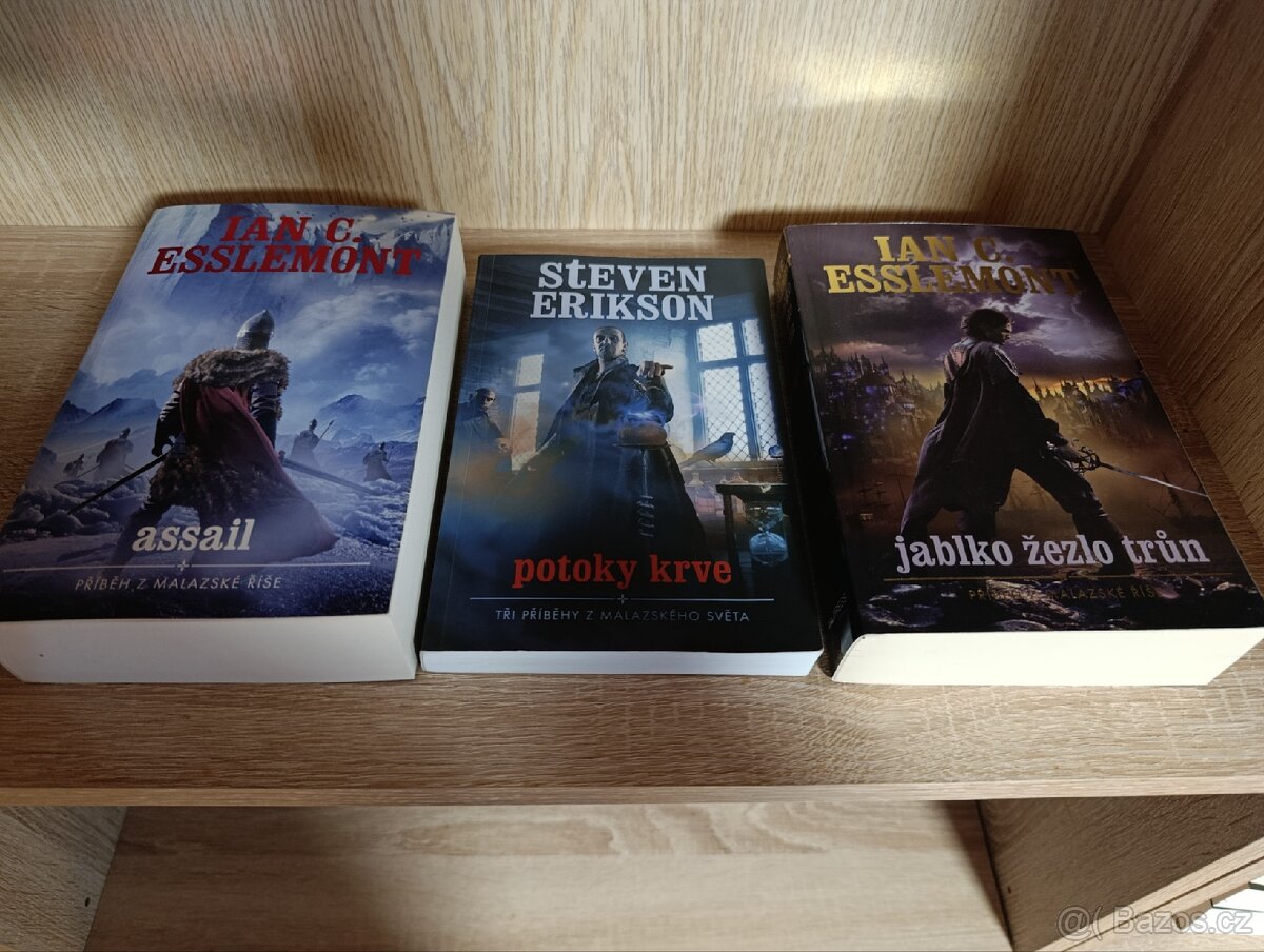 Malazská kniha padlých - série - 4