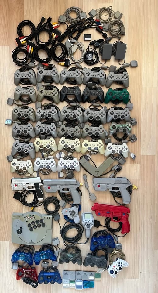 21x Sony PlayStation PS1 / PSone + hromada příslušenství - 4