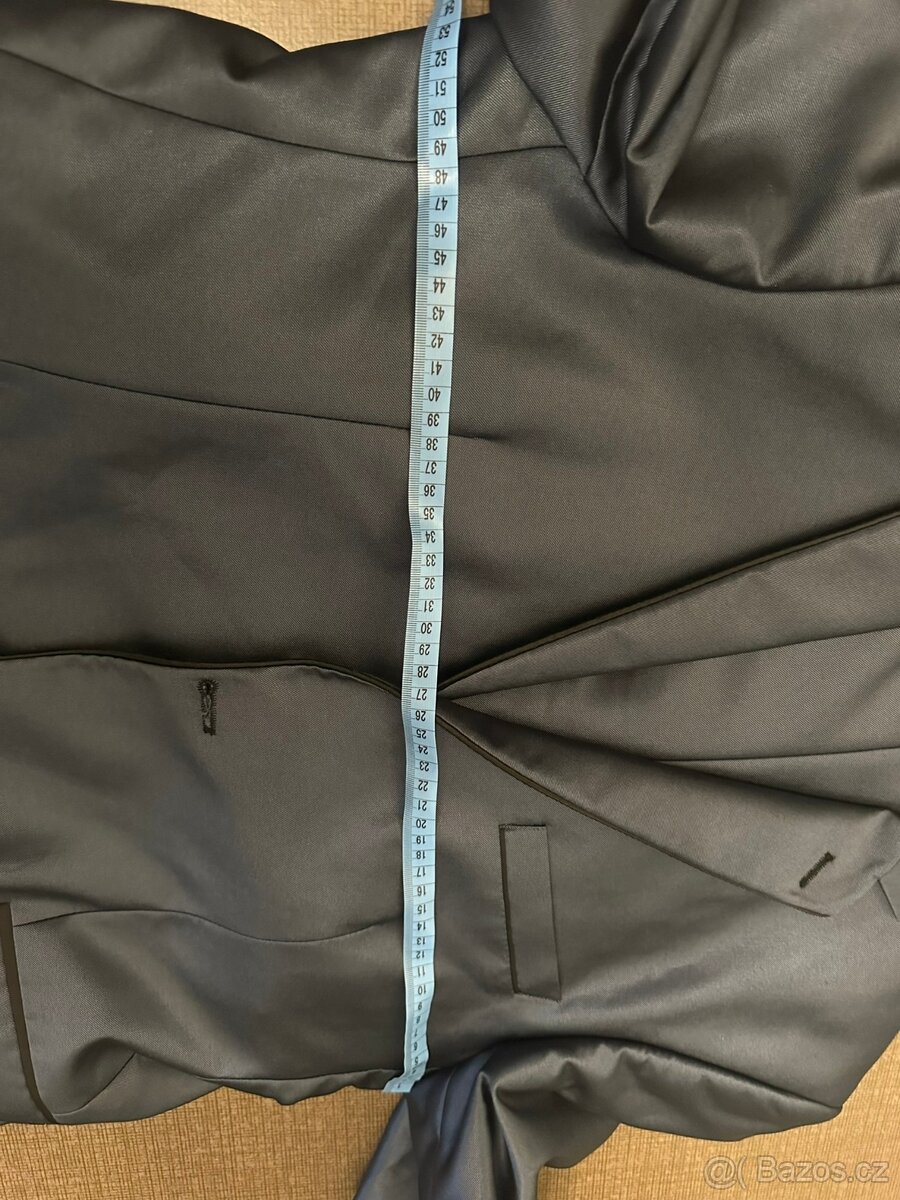 Elegantní tmavý pánský oblek - 4