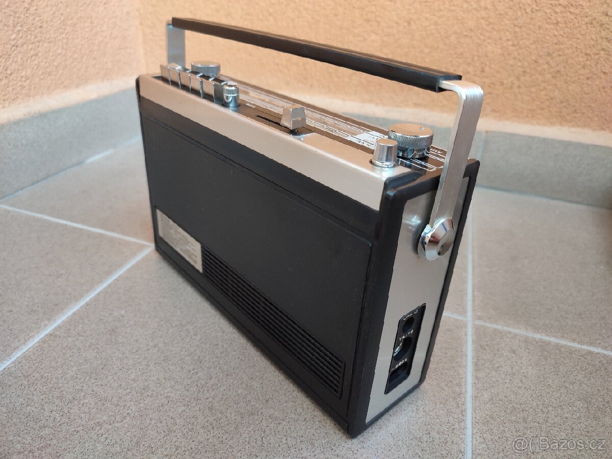 TRANSISTOR UNIVERSUM TR-2334. - 4