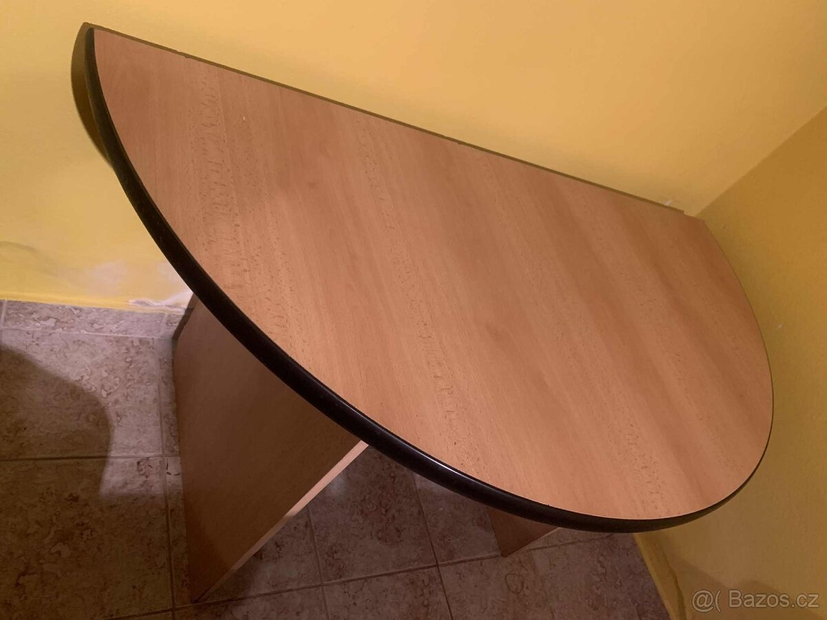 Půlkruhový psací / konferenční stůl – Olomouc - 4