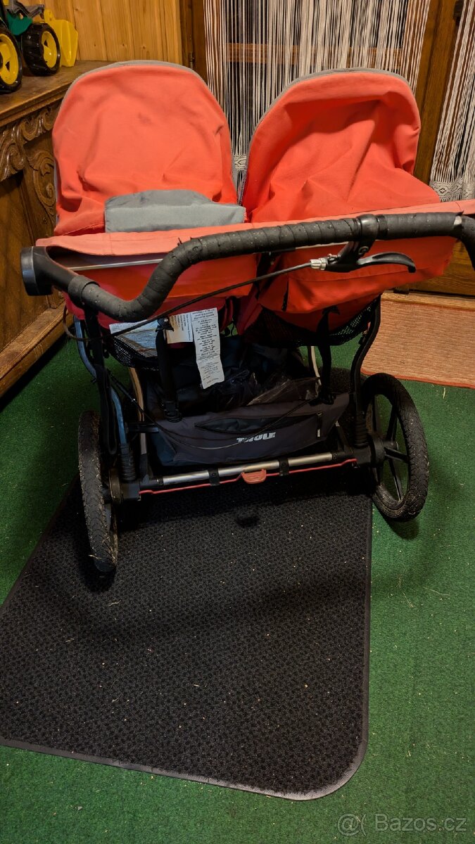 Kočárek Thule dvojčata - 4