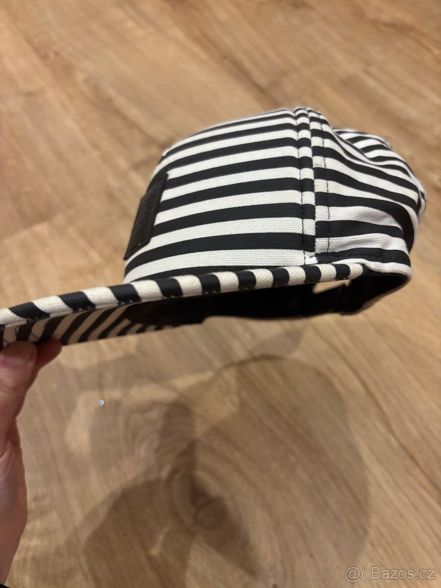 Černobílá snapback kšiltovka Vans - 4