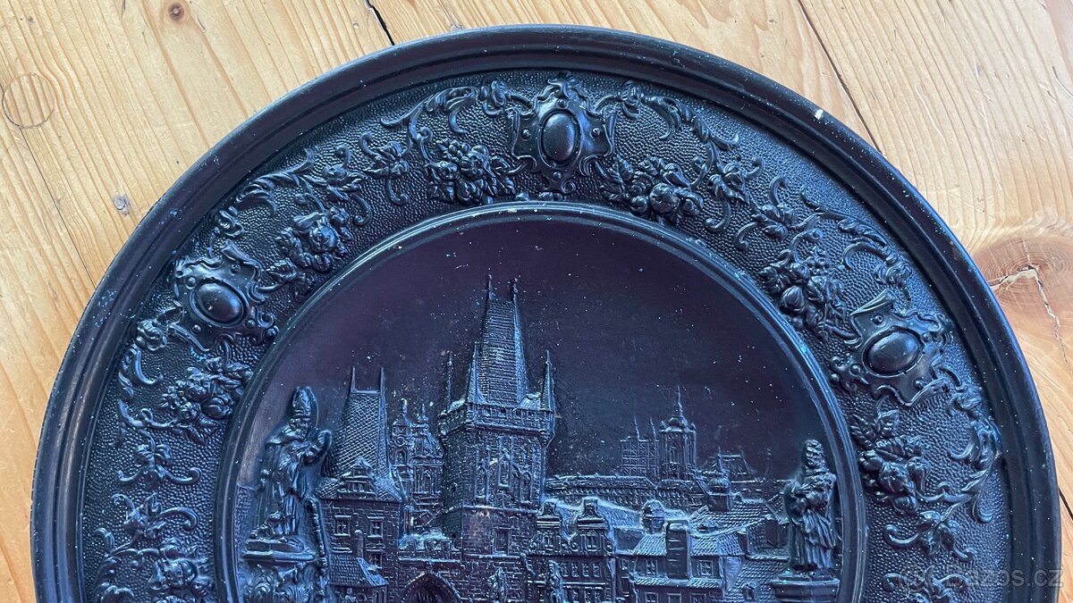 Dekorativní reliéfní talíř - 4