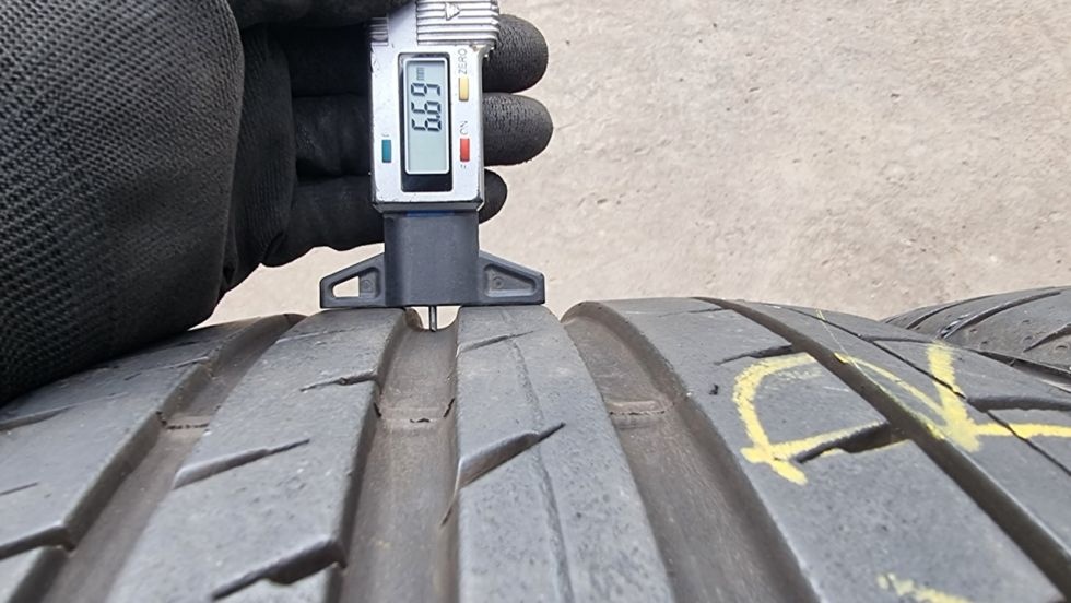 Letní pneu 235/35/19 Continental - 4