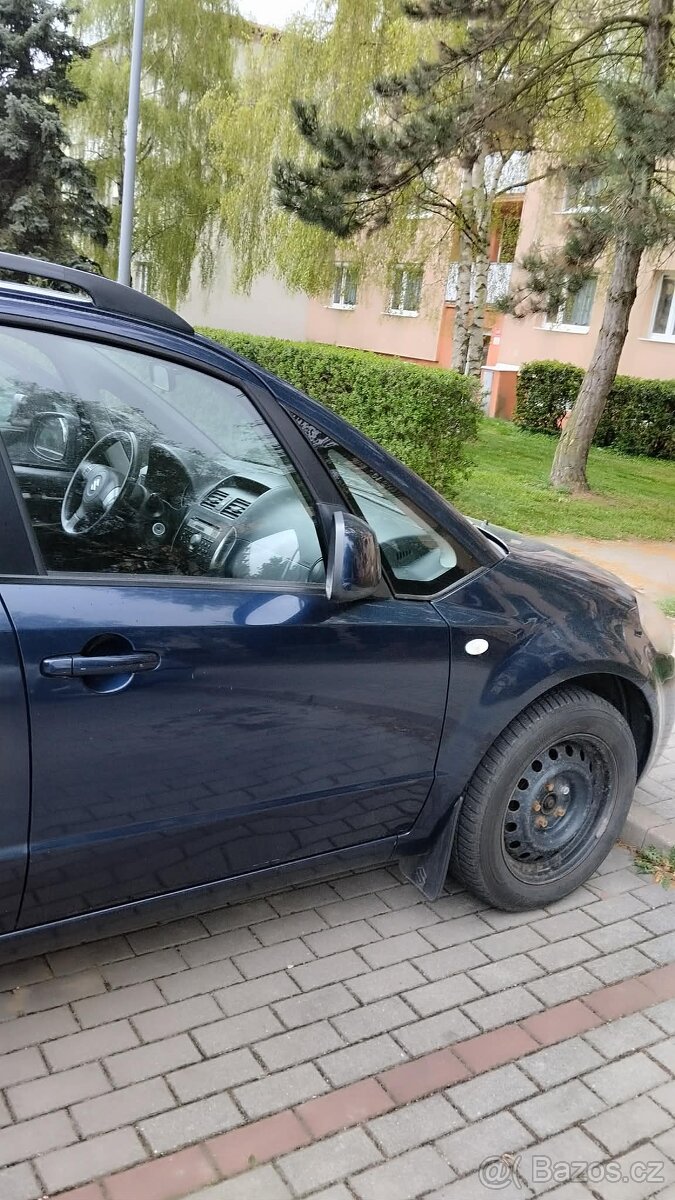 Suzuki SX4 - 4